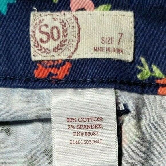 (3/$27) SO Multicolored Floral Shorts Size 7 - Picture 4 of 10